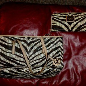 Michael Kors purse and wallet set